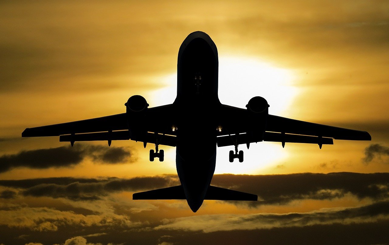 How do I talk to a human at Air France?