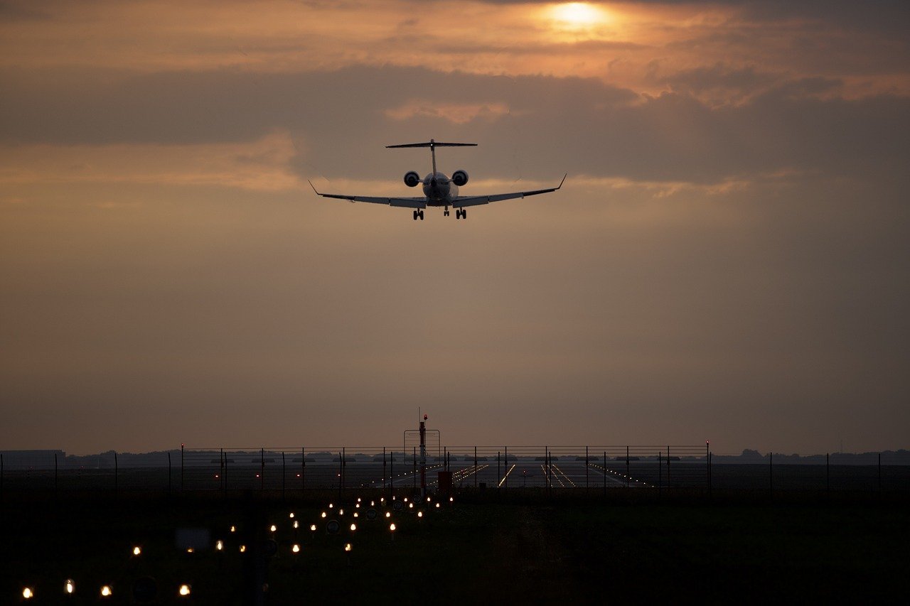 How can I contact Asiana Airlines customer service?